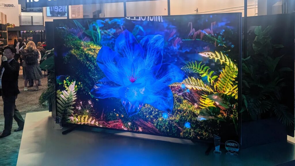 Hisense's 116-Inch MiniLED TV Gets Cyan Pixel for Even More Colors ...