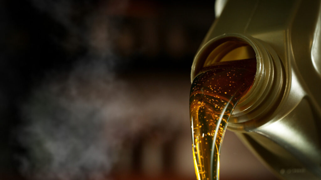 What Makes Hydraulic Oil So Different From Motor Oil? What Makes Hydraulic Oil So Different From Motor Oil?