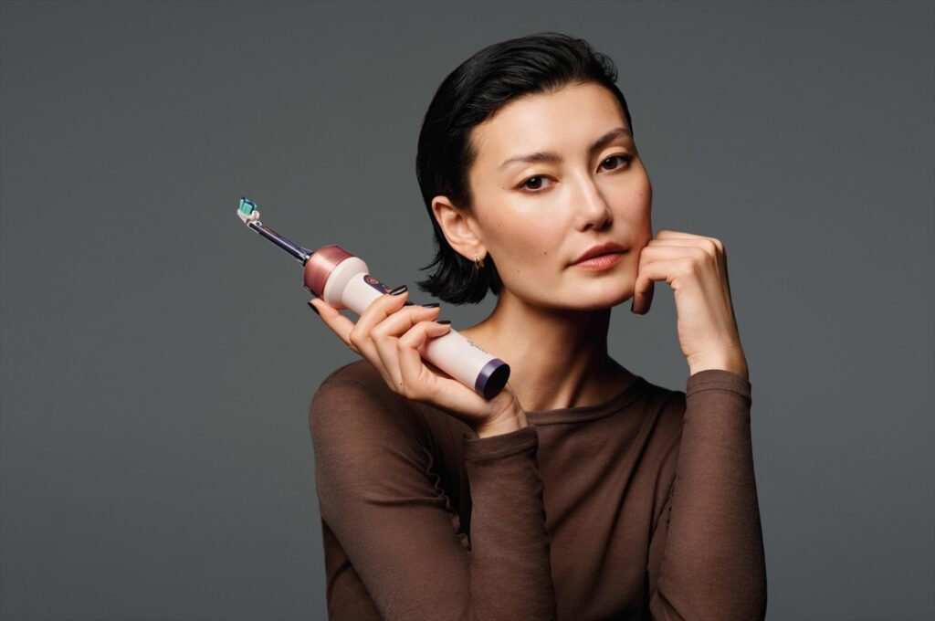 A Dyson Toothbrush? Dyson Releases an Electric Toothbrush and Flosser in One with Live Camera A Dyson Toothbrush? Dyson Releases an Electric Toothbrush and Flosser in One with Live Camera