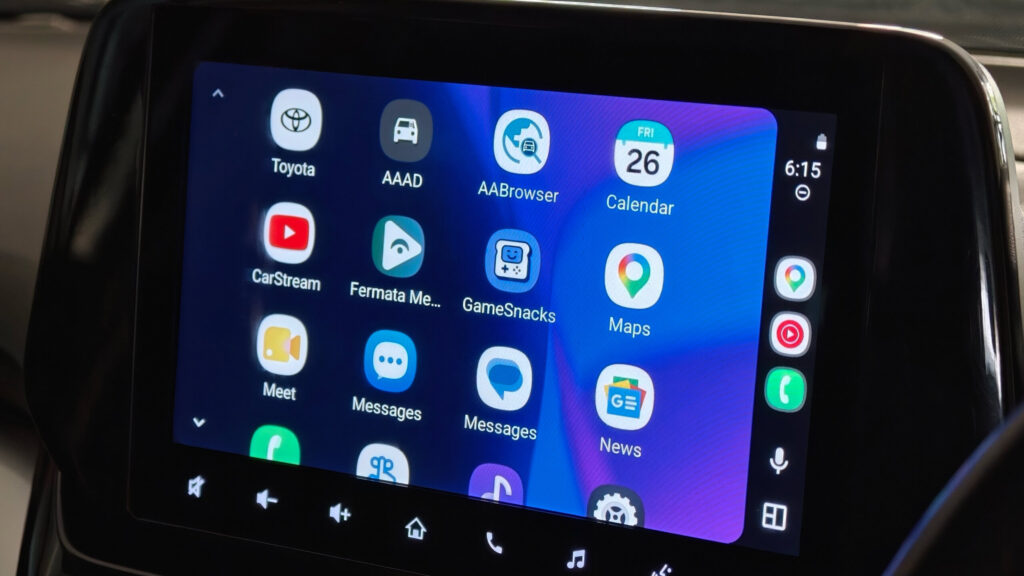Android Auto may give GameSnacks the full screen treatment Various third-party apps on Android Auto's headset
