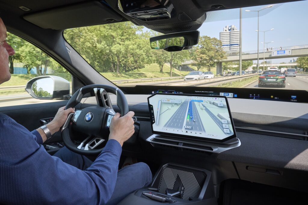 BMW’s Been Working on a Way to Make 3D Maps More Useful When Driving BMW's Been Working on a Way to Make 3D Maps More Useful When Driving