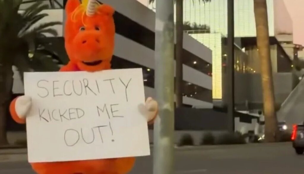 Buddy The Unicorn Kicked Out Of Halloween Horror Nights Buddy The Unicorn Kicked Out Of Halloween Horror Nights