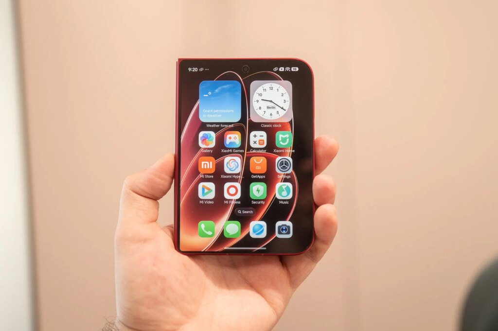 I Actually Really Like Xiaomi’s Folding iPhone Ultra Rival Image of a foldable phone's outer screen