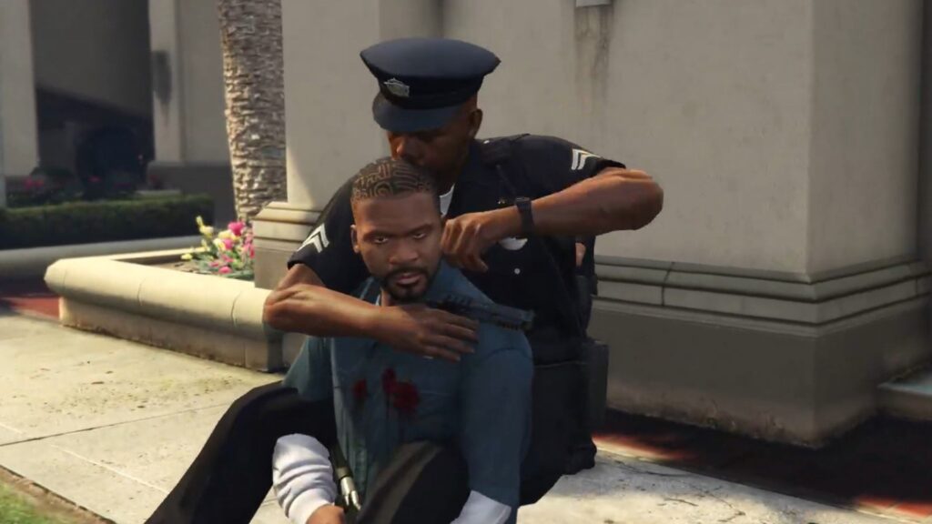 I modded a GTA 6-like ‘wanted system’ into GTA 5 Franklin gives a cop a piggyback ride and looks unimpressed.