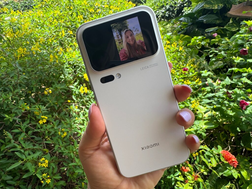 Phone with rear screen