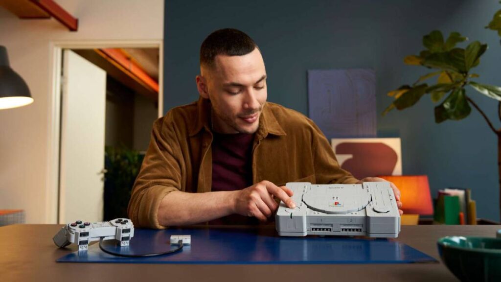 Lego PlayStation Console Replica Costs $180 Lego PlayStation Console Replica Costs $180