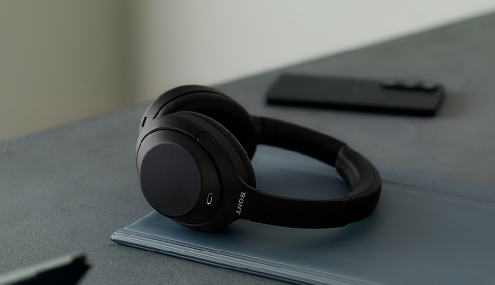 Sony Just Brought Back Its Most Popular Headphones With A Major Twist Sony Just Brought Back Its Most Popular Headphones With A Major Twist