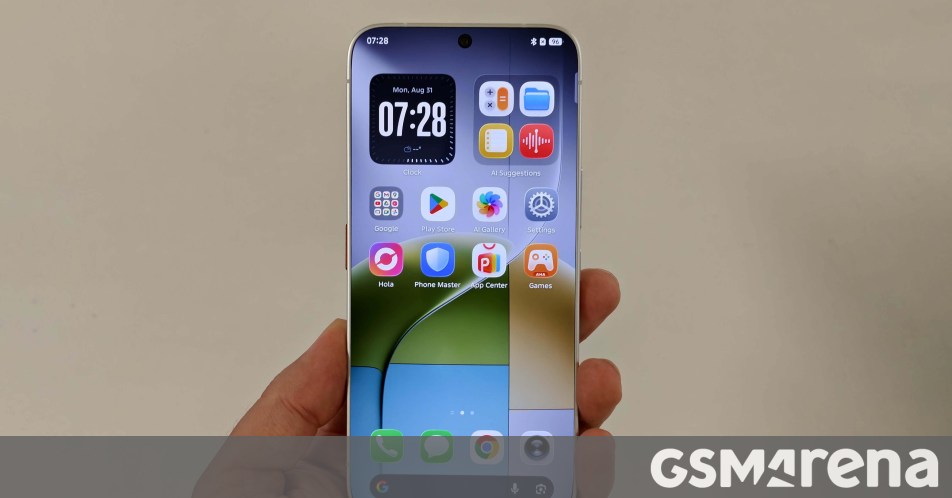 Tecno bezel-less concept phone hands-on Tecno bezel-less concept phone hands-on