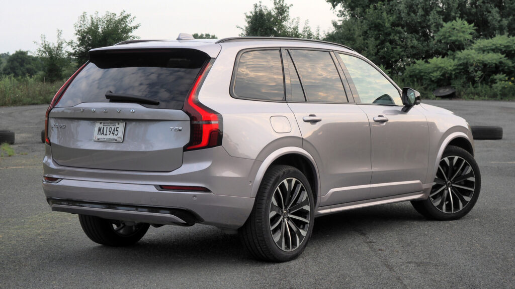 These 7 Three-Row SUVs Each Have A Different Family In Mind These 7 Three-Row SUVs Each Have A Different Family In Mind