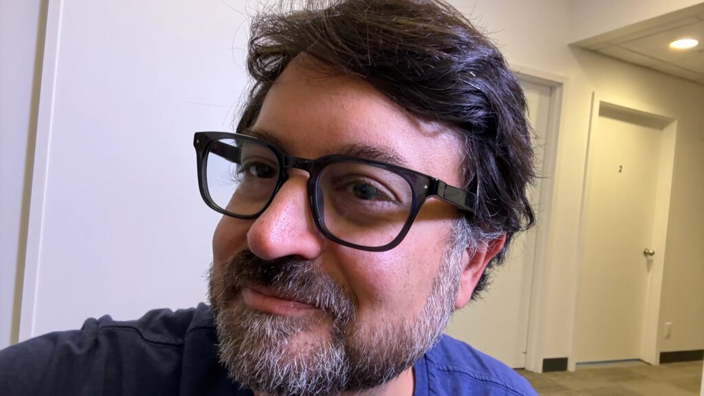 These Lightweight Audio Memory-Recording Glasses Might Foreshadow Meta’s Next Step (and Apple’s) Scott Stein wearing Vonder smart glasses