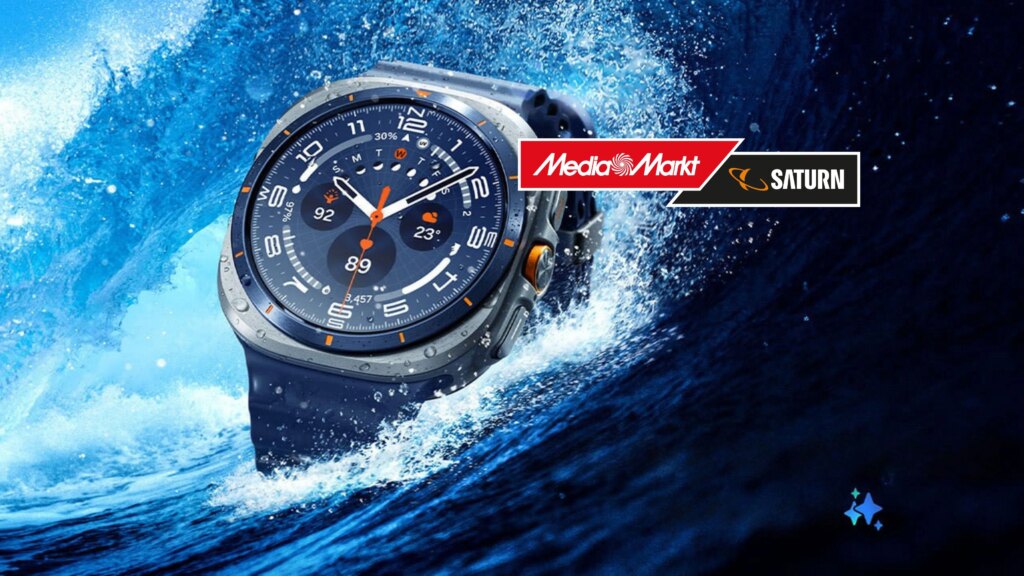 Samsung Galaxy Watch Ultra in einer Darstellung mit einer Welle, daneben das MediaMarkt-Logo