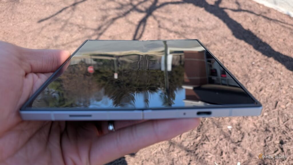 Your foldable’s inner screen will outlast your next regular phone’s display Your foldable's inner screen will outlast your next regular phone's display