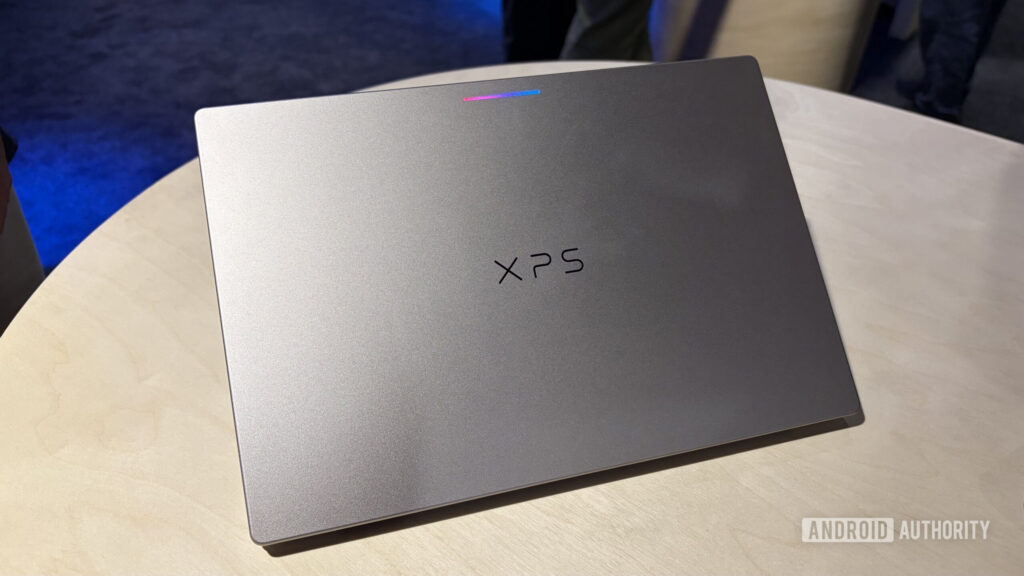 Dell XPS Googlebook lid with Glowbar