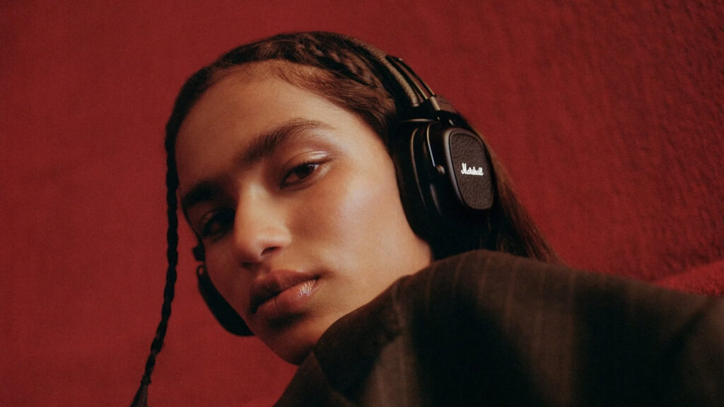 Woman wearing Marshall Major V