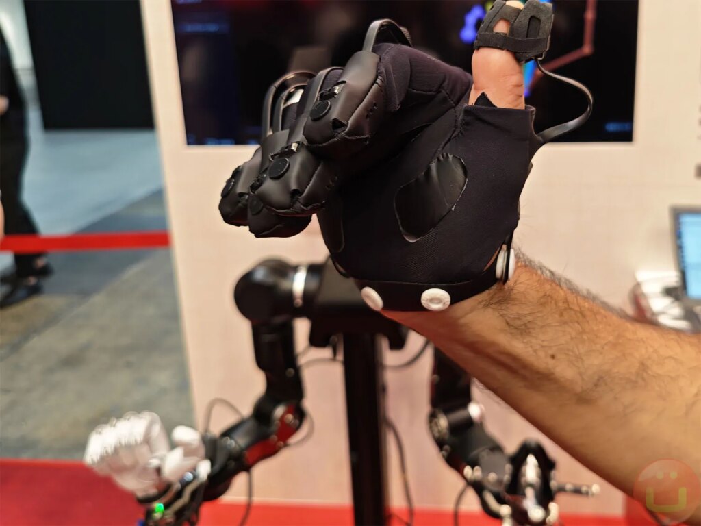 Murata and MELT Showcase Award-Winning ContactGlove3 Pro For Robotic Hand Training Murata and MELT Showcase Award-Winning ContactGlove3 Pro For Robotic Hand Training